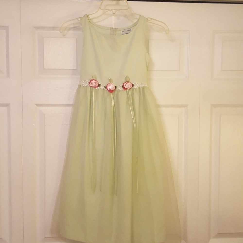 Adorable flower girl dress